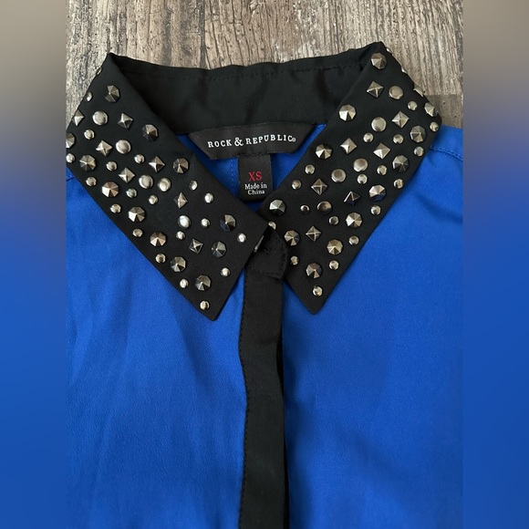 Rock&Republic Blue Black Studded Collar Button Down Sleeveless Top Size XS - Picture 3 of 4